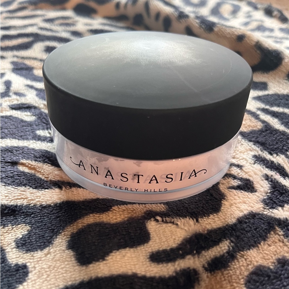 NIB ABH Translucent Setting Powder